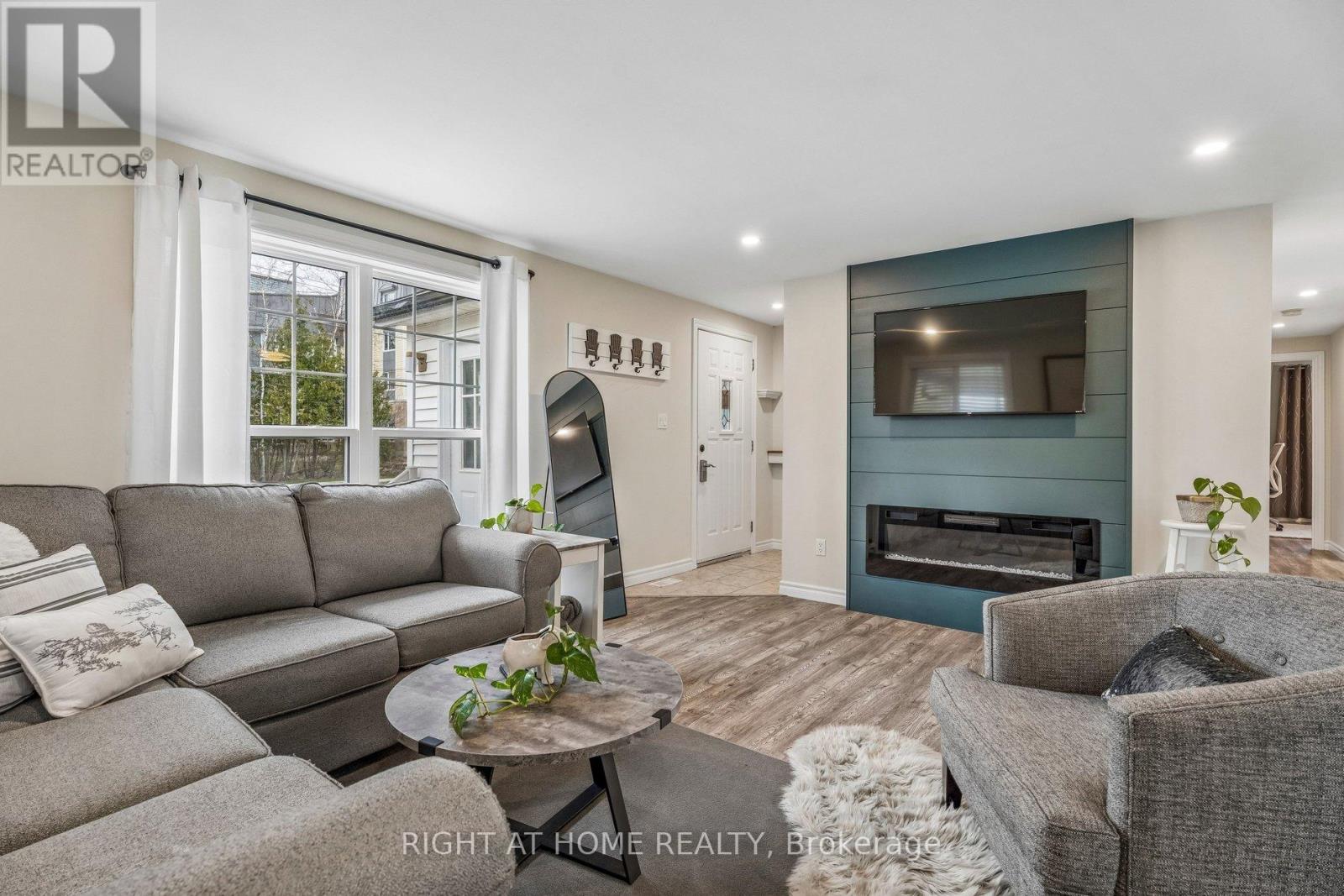 158 ZOO PARK ROAD - 13
