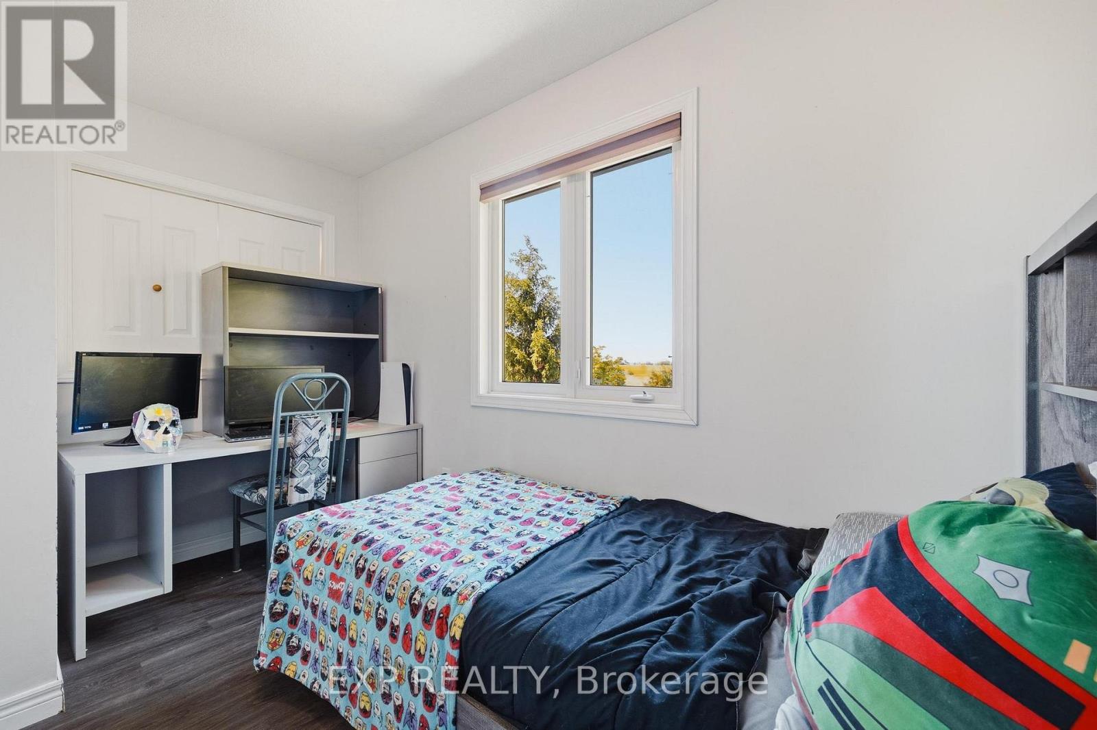 91 ANDREWS DRIVE - 19