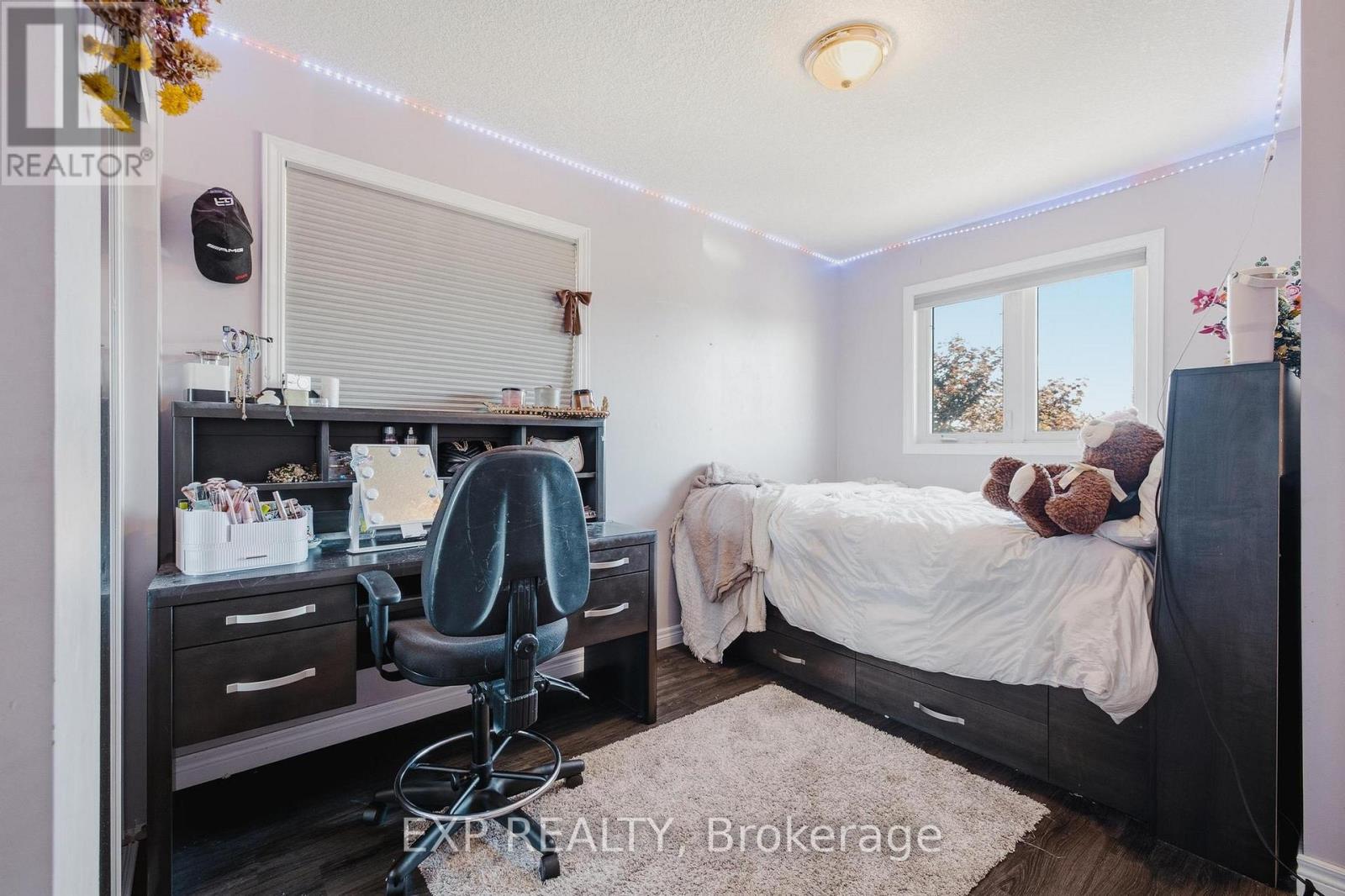 91 ANDREWS DRIVE - 20