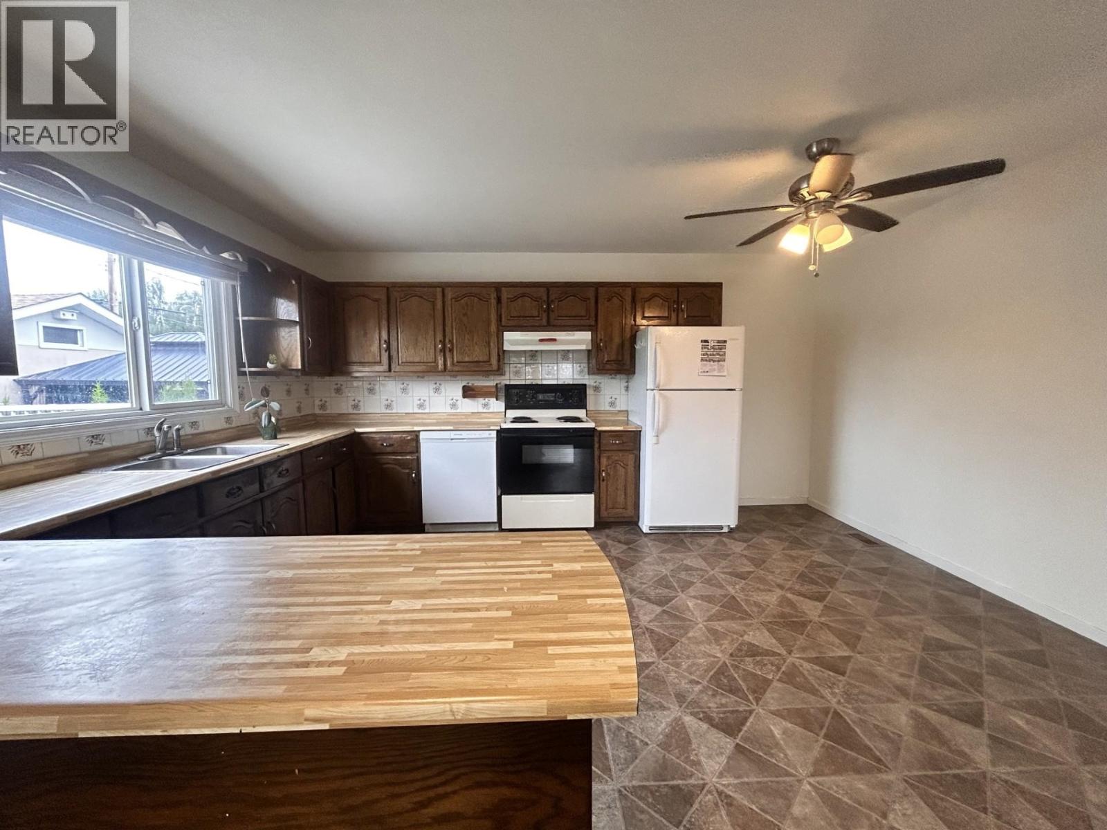 1525 EWERT STREET - 4