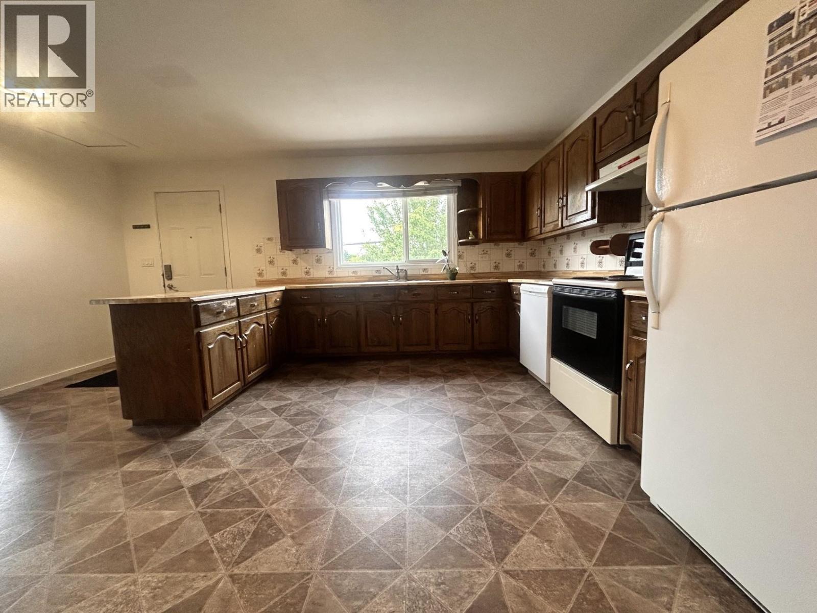 1525 EWERT STREET - 6