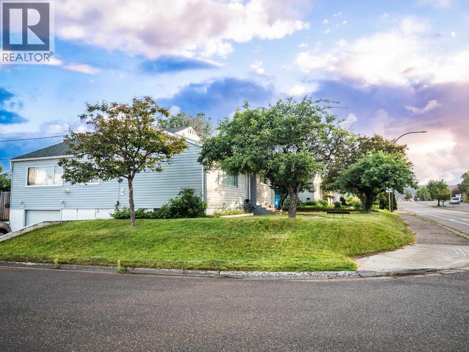 1525 EWERT STREET - 2
