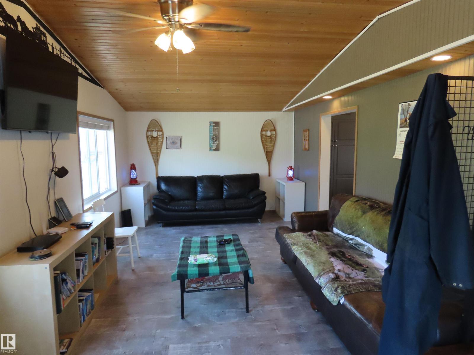 2013 TWP ROAD 563 - 45