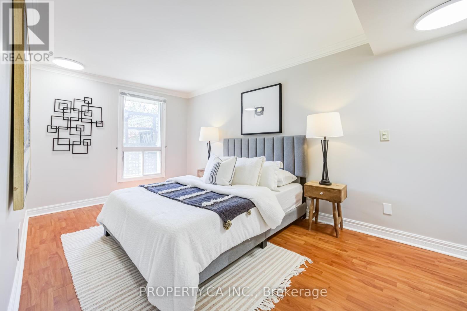 566 ROUGEMOUNT DRIVE - 14