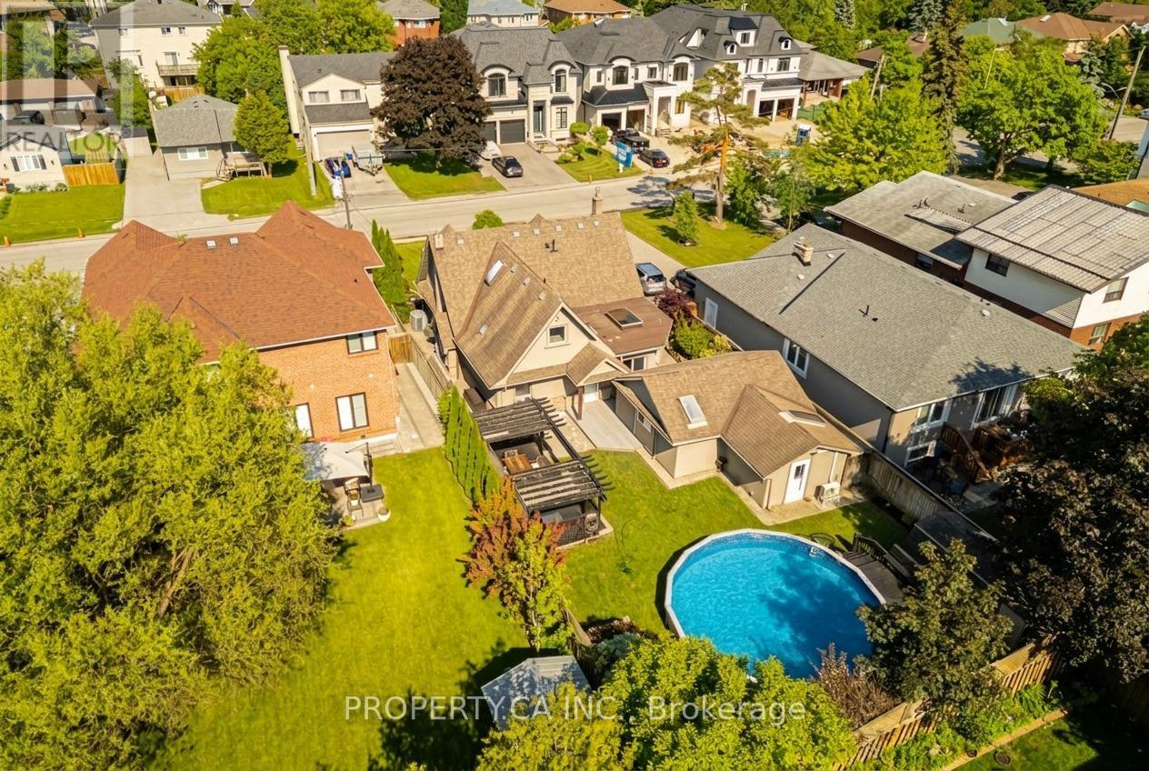 566 ROUGEMOUNT DRIVE - 2