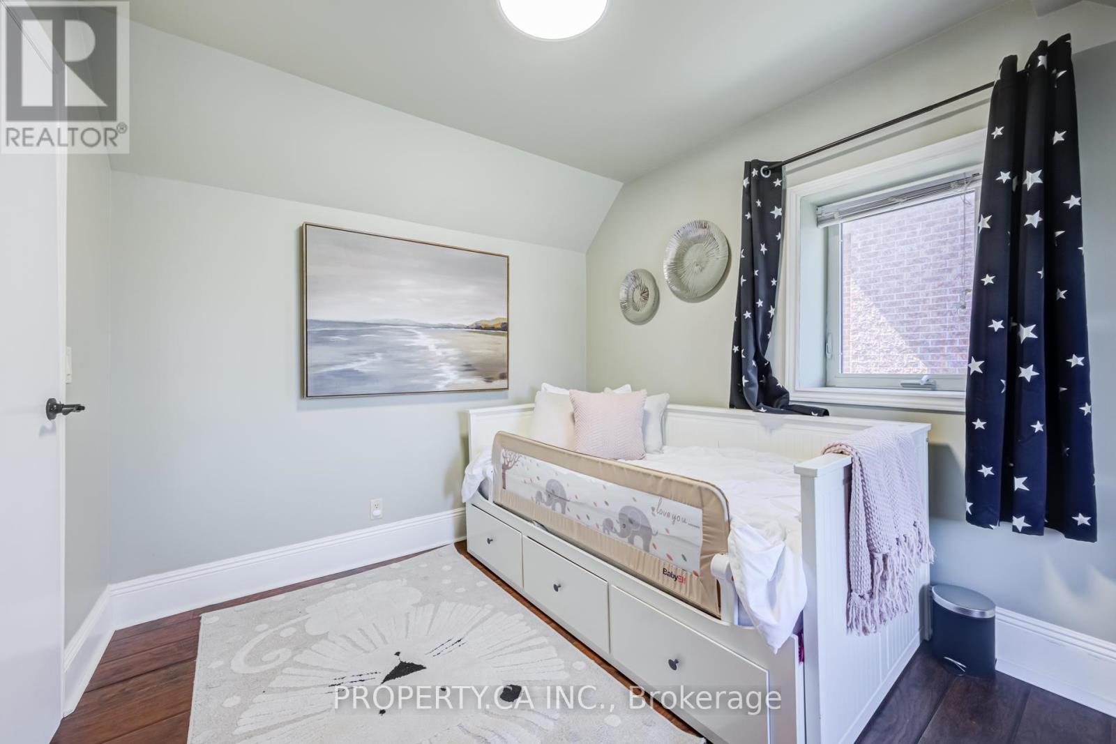 566 ROUGEMOUNT DRIVE - 20