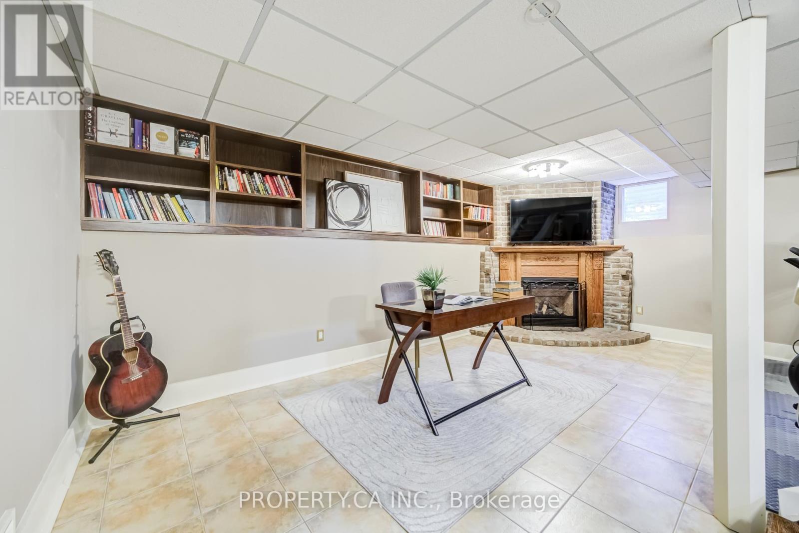 566 ROUGEMOUNT DRIVE - 24