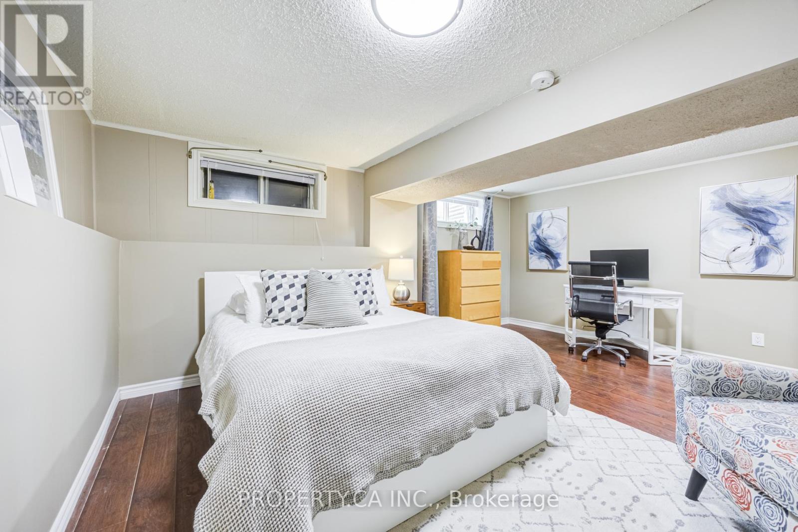 566 ROUGEMOUNT DRIVE - 26