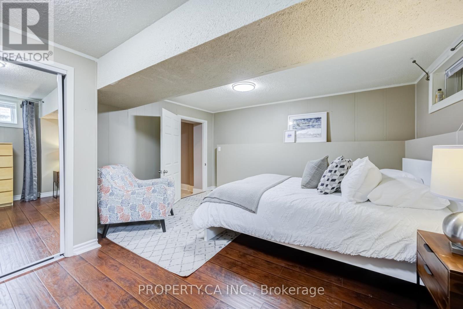 566 ROUGEMOUNT DRIVE - 27