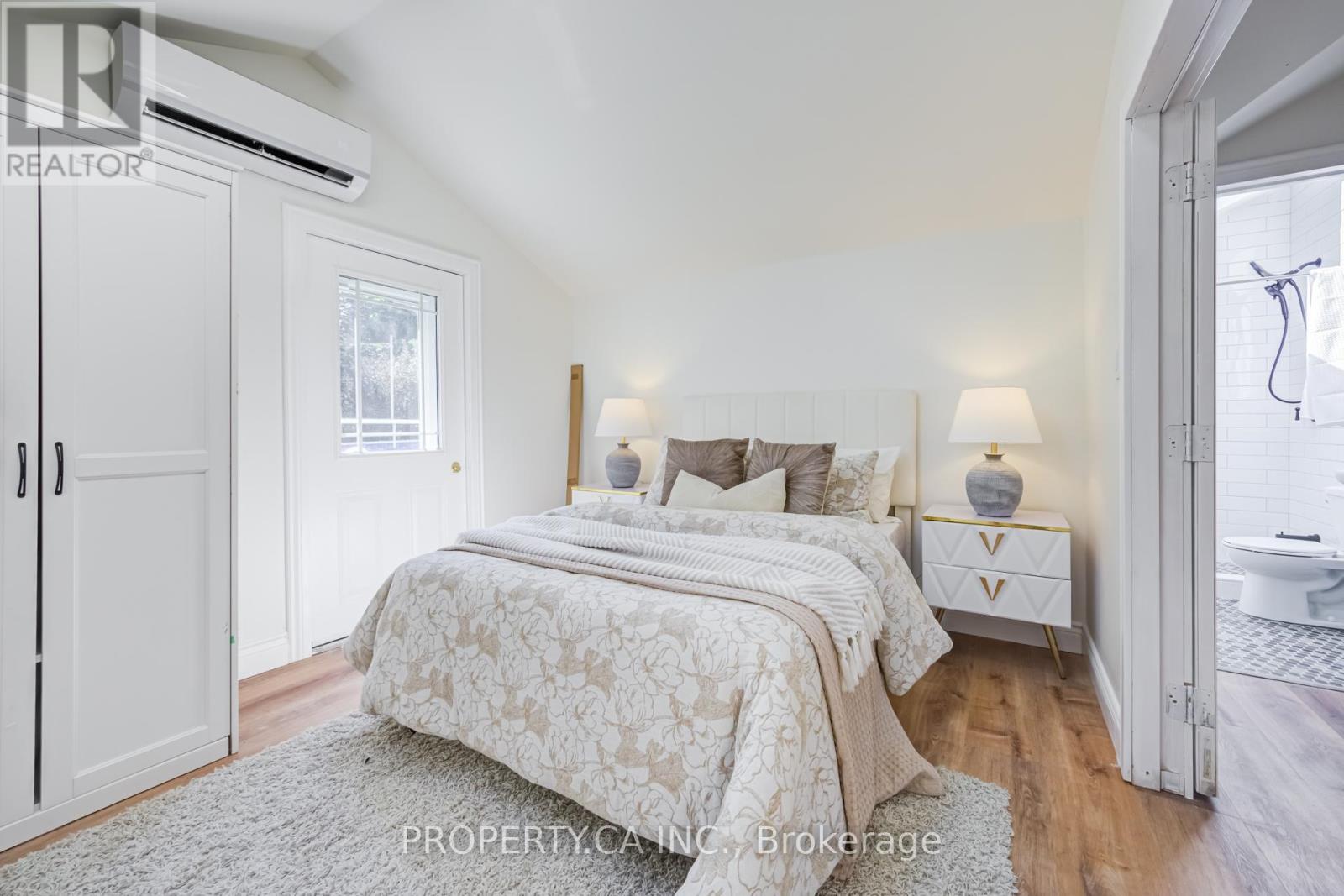566 ROUGEMOUNT DRIVE - 36