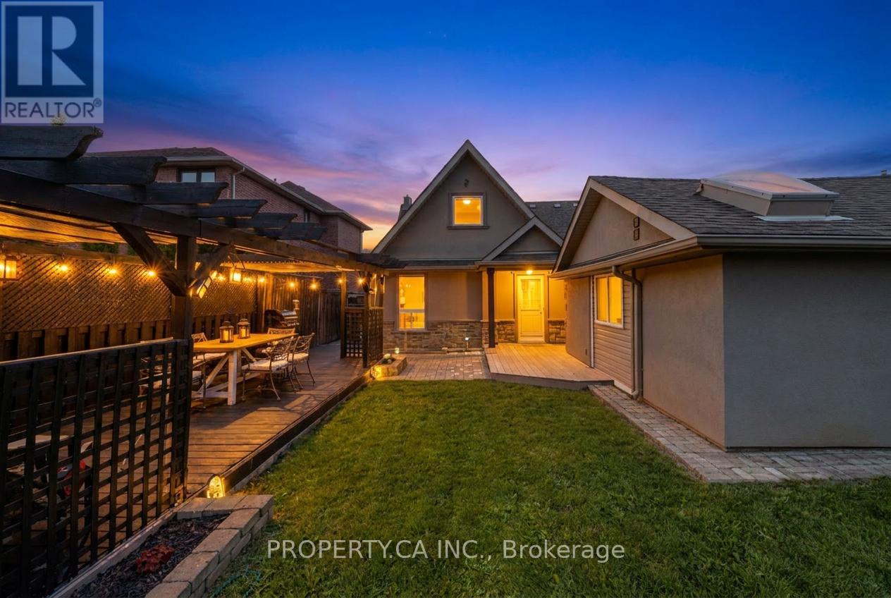 566 ROUGEMOUNT DRIVE - 40