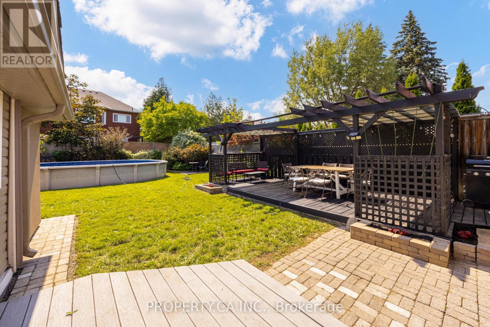 566 ROUGEMOUNT DRIVE - 42