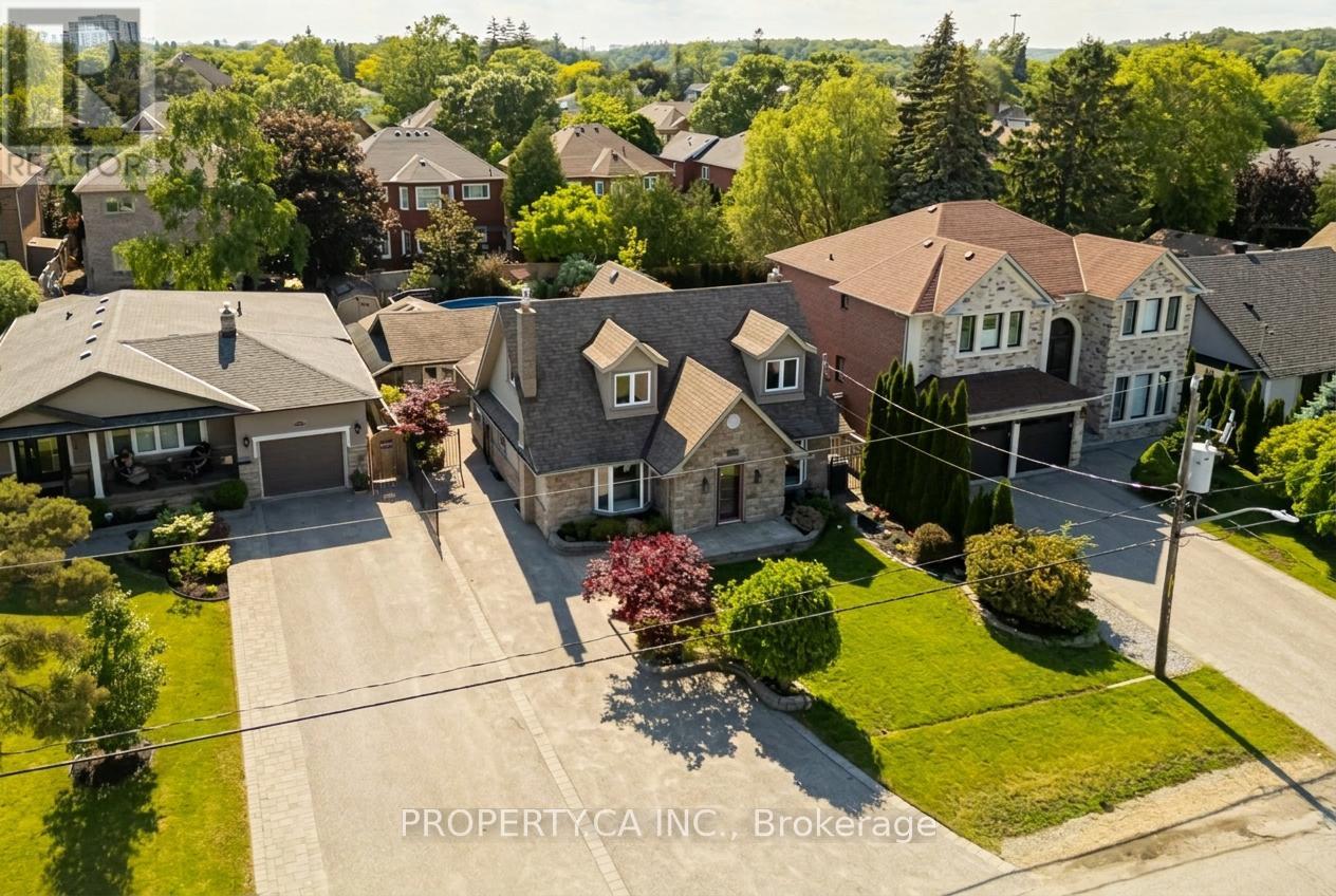 566 ROUGEMOUNT DRIVE - 46