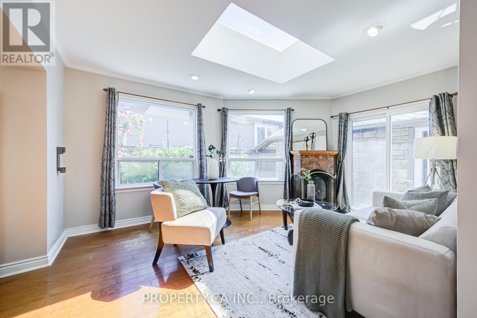 566 ROUGEMOUNT DRIVE - 8