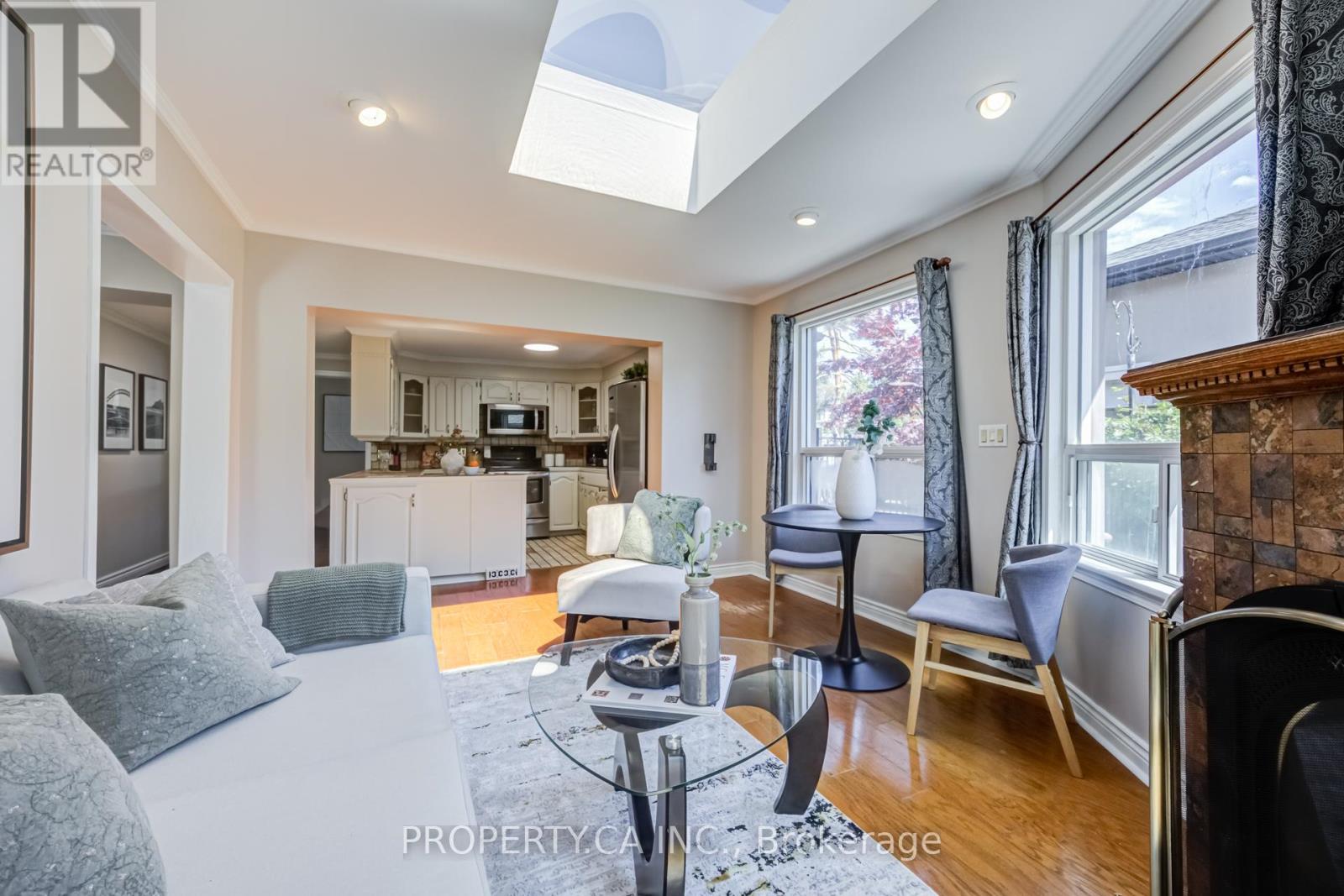 566 ROUGEMOUNT DRIVE - 9