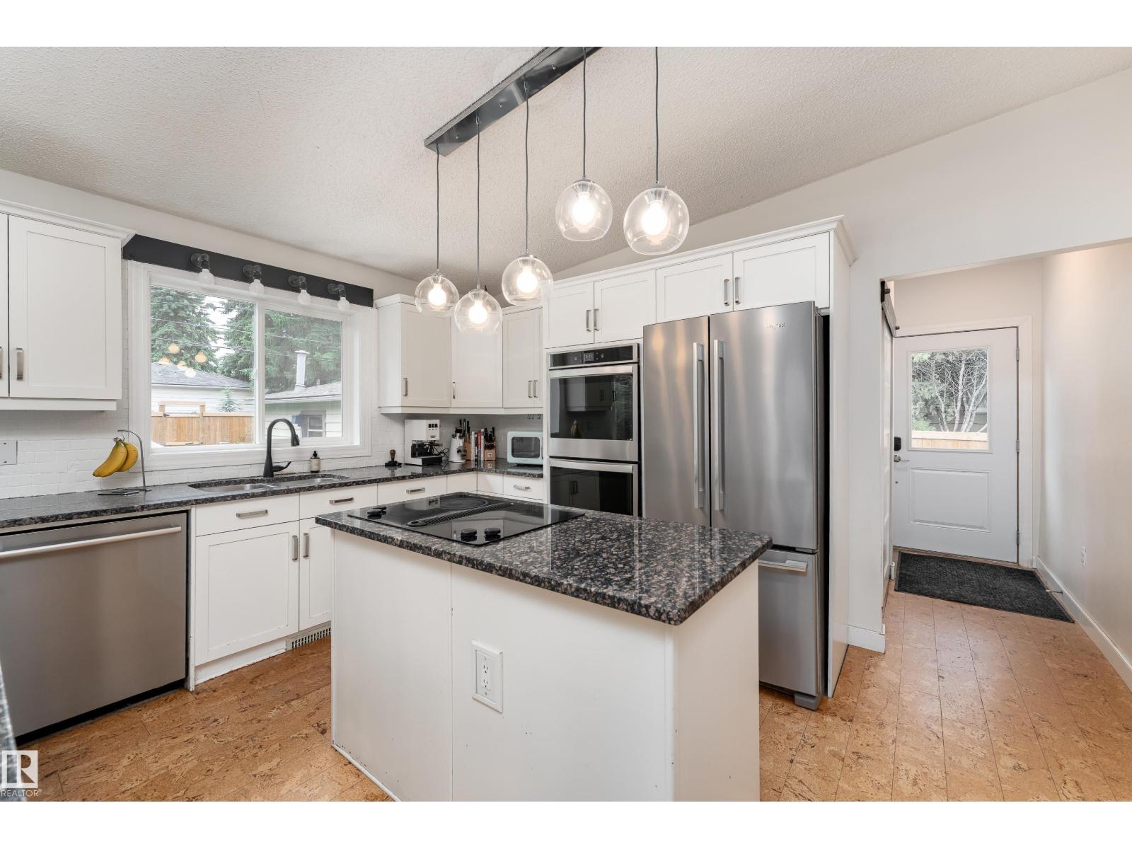 7816 142 ST NW - 11