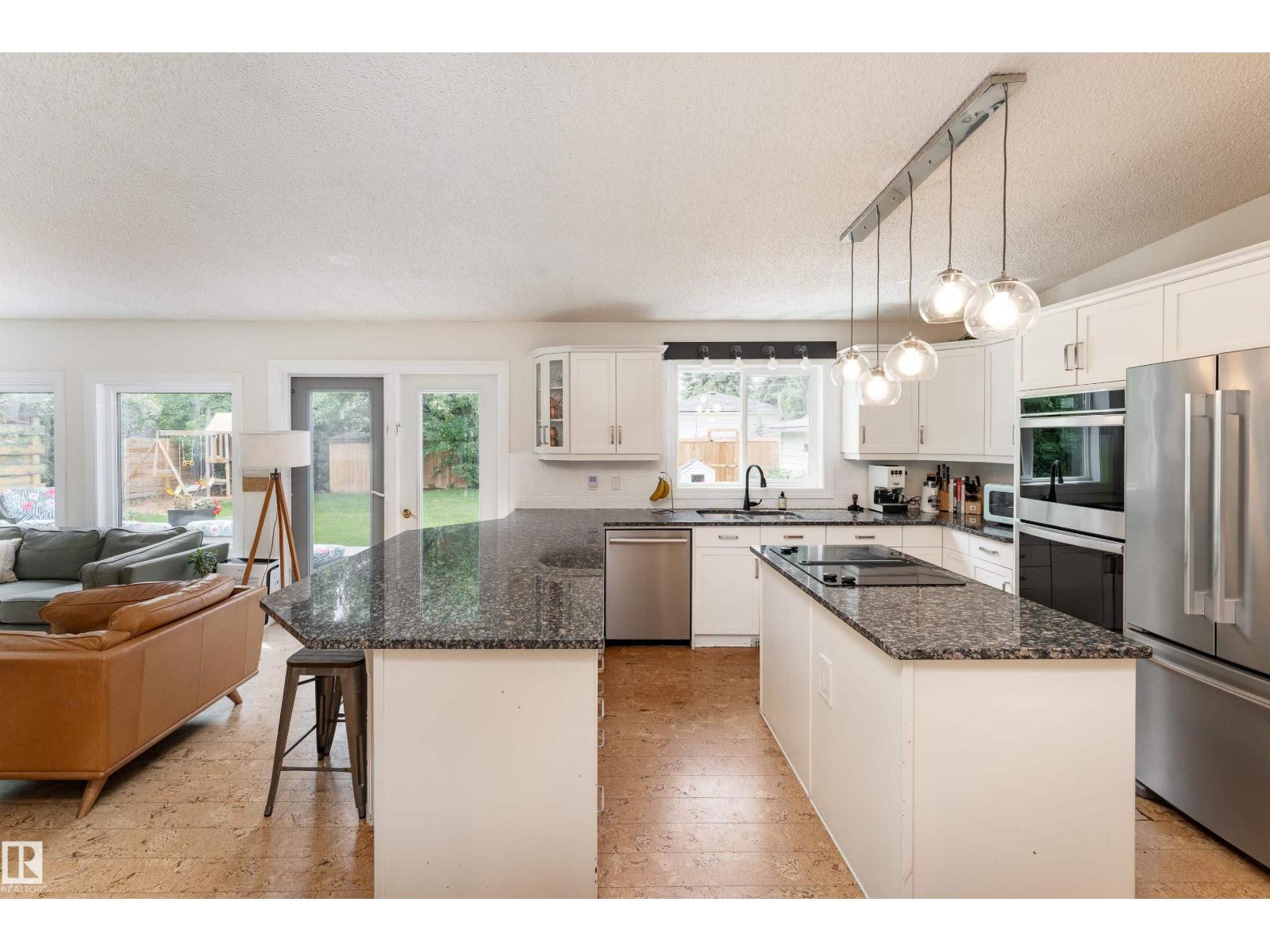 7816 142 ST NW - 14