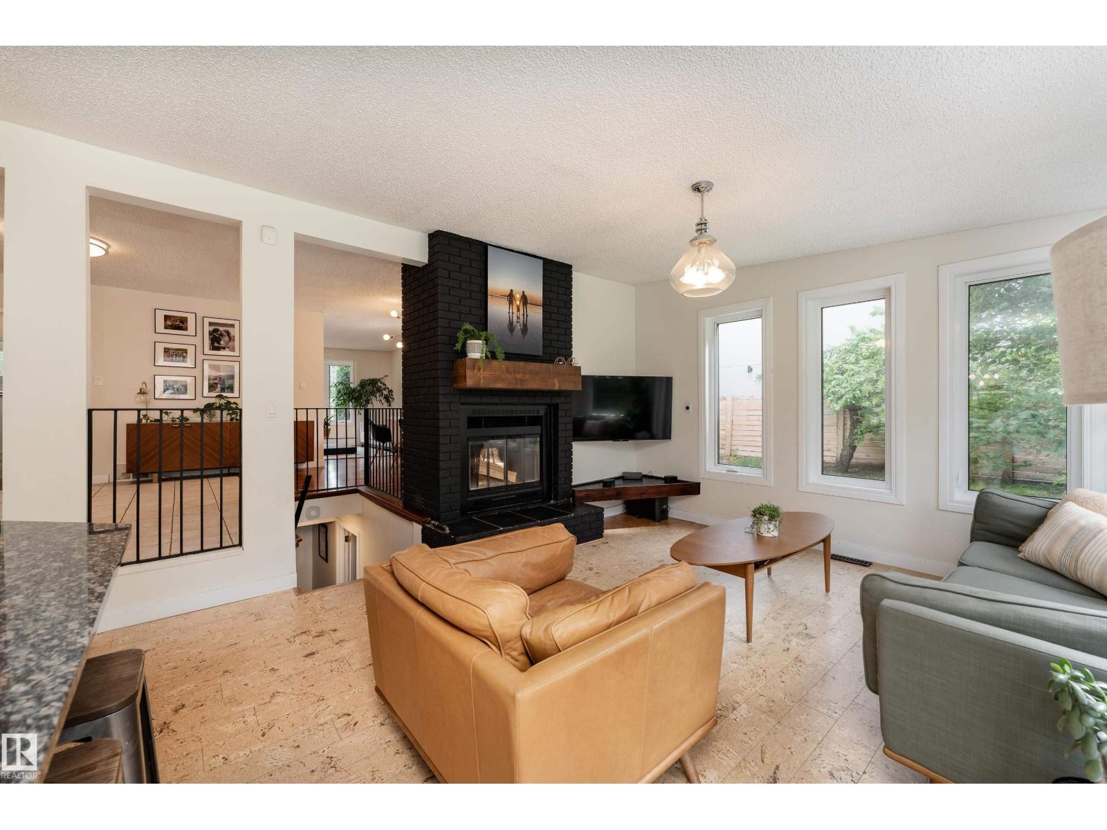 7816 142 ST NW - 16