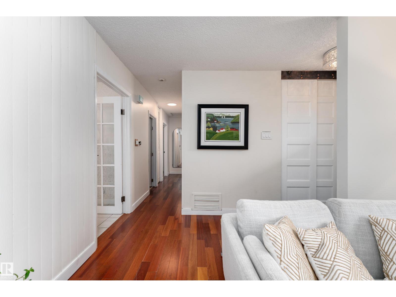 7816 142 ST NW - 19