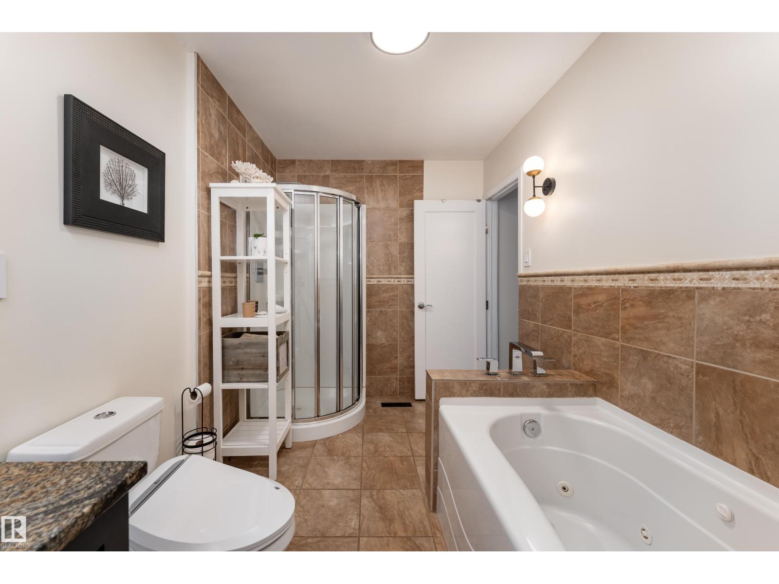 7816 142 ST NW - 23