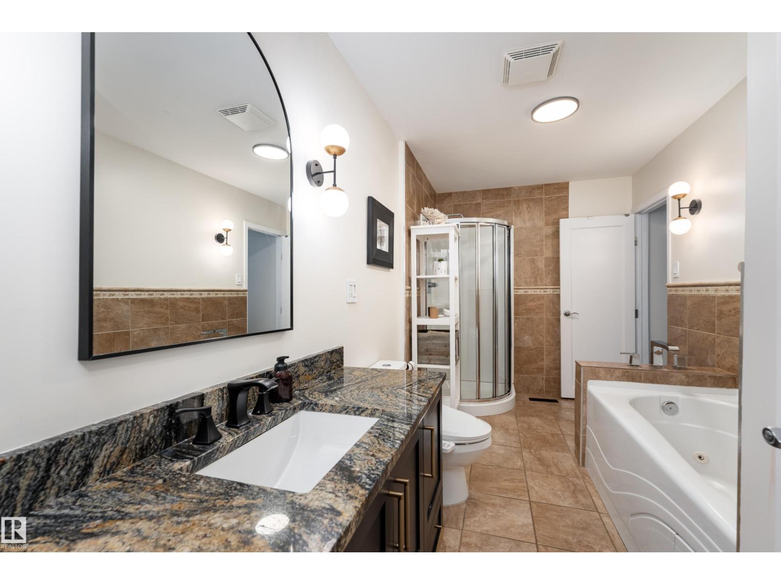 7816 142 ST NW - 24