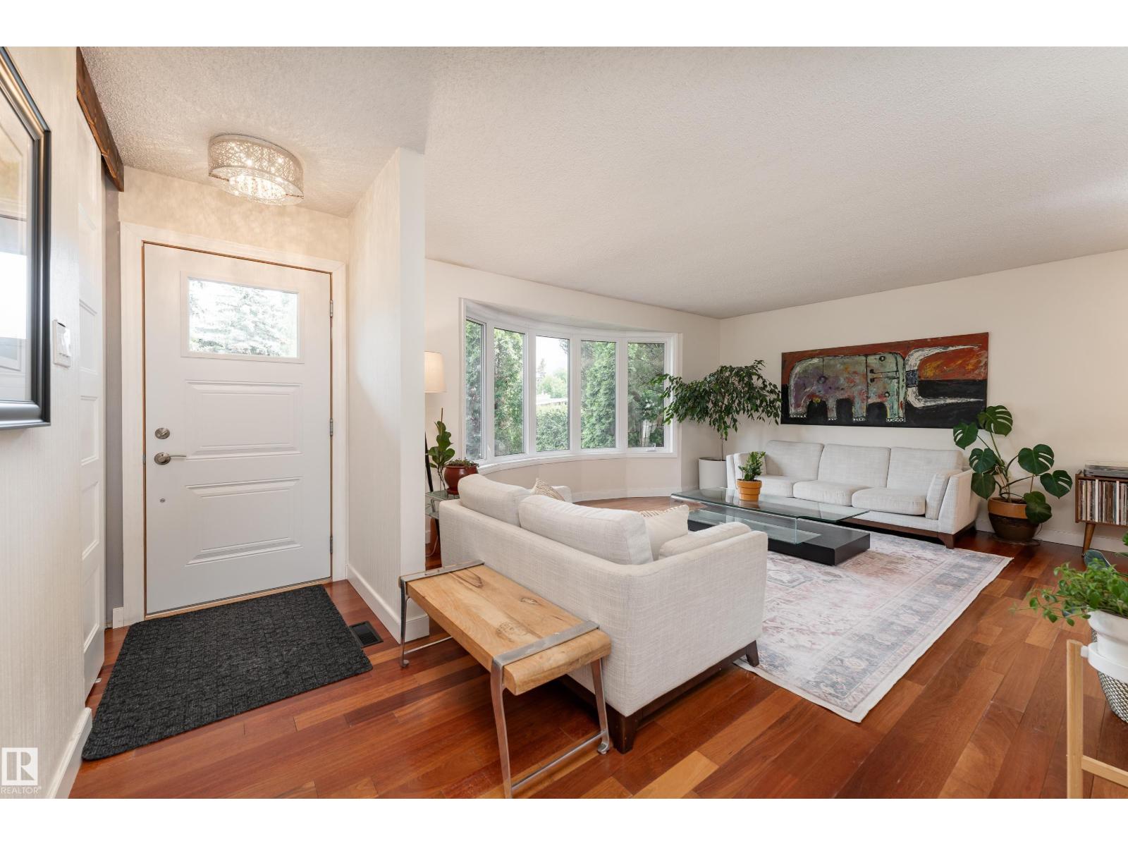 7816 142 ST NW - 29