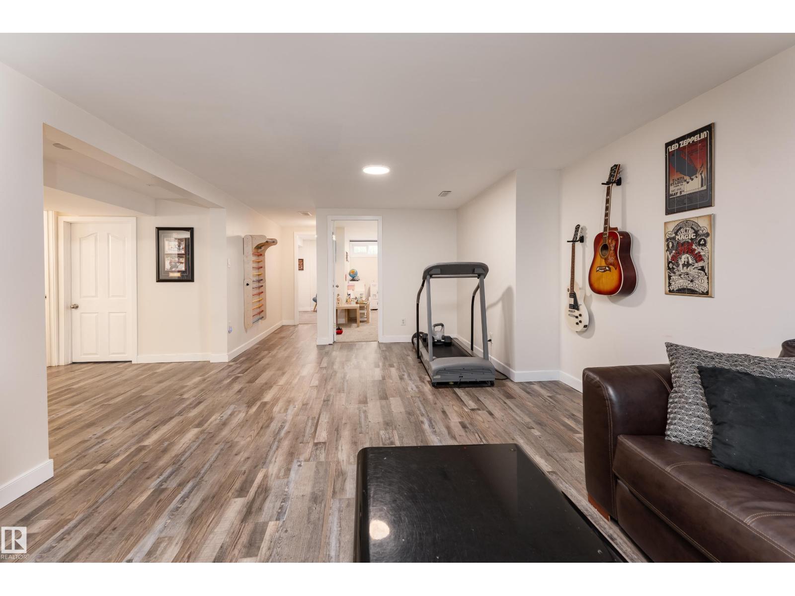 7816 142 ST NW - 33