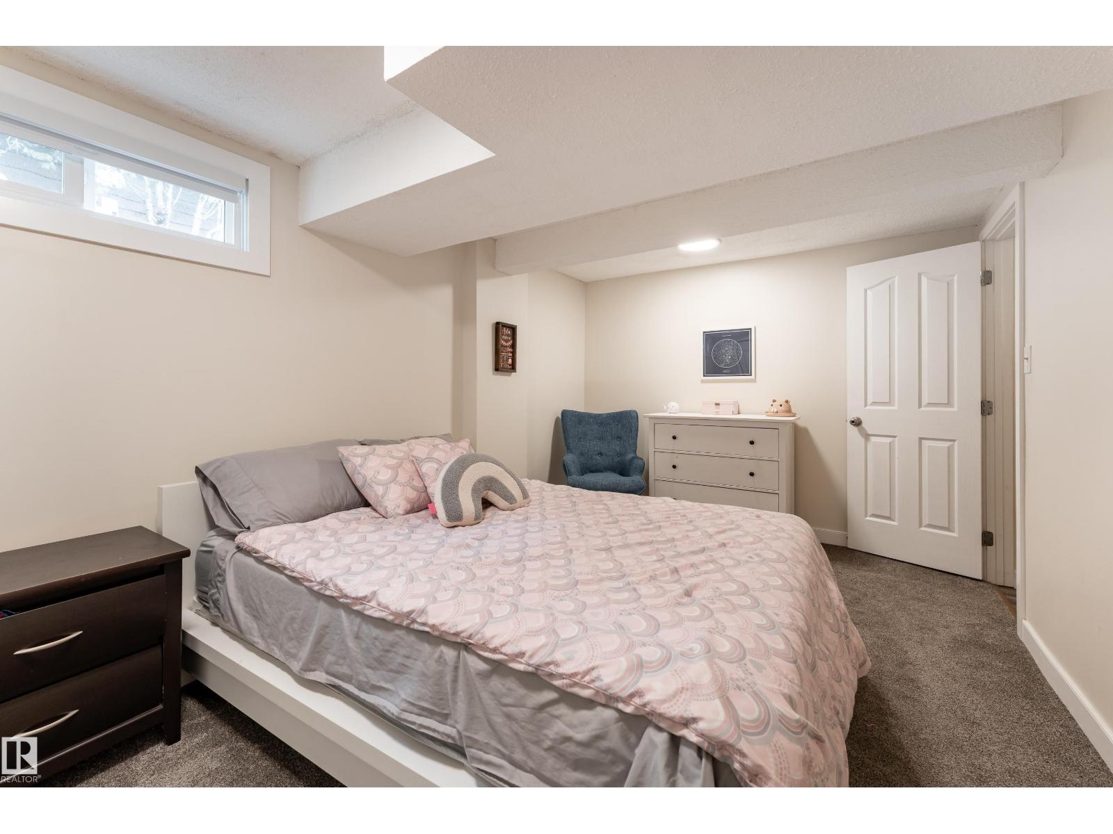 7816 142 ST NW - 38