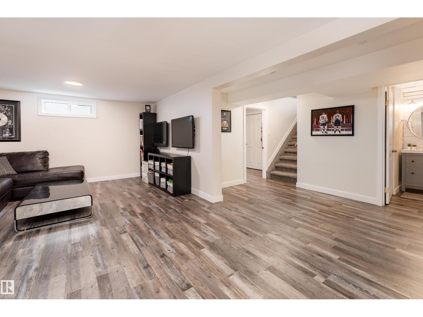 7816 142 ST NW - 41