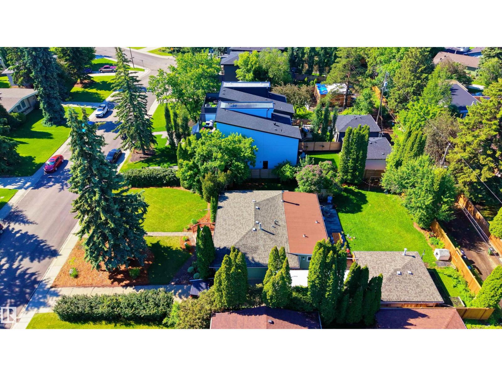 7816 142 ST NW - 56