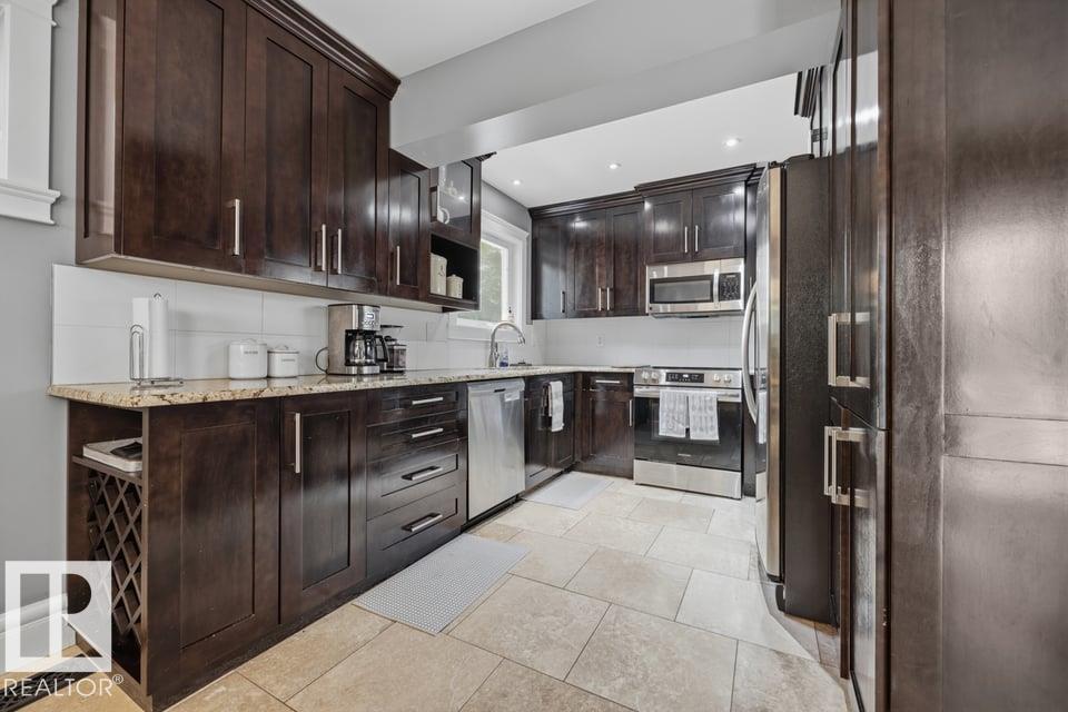 10321 137 ST NW - 10