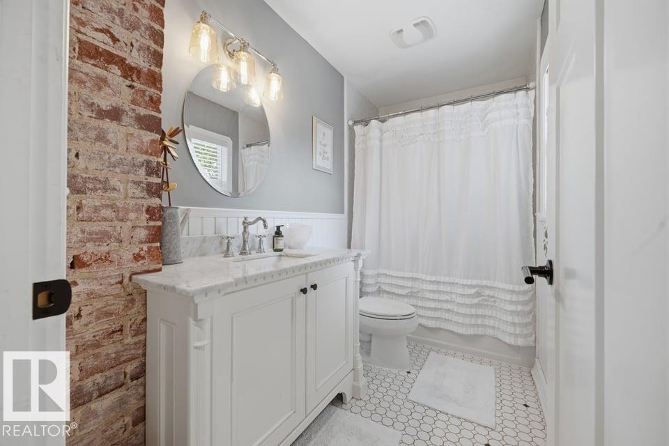 10321 137 ST NW - 15