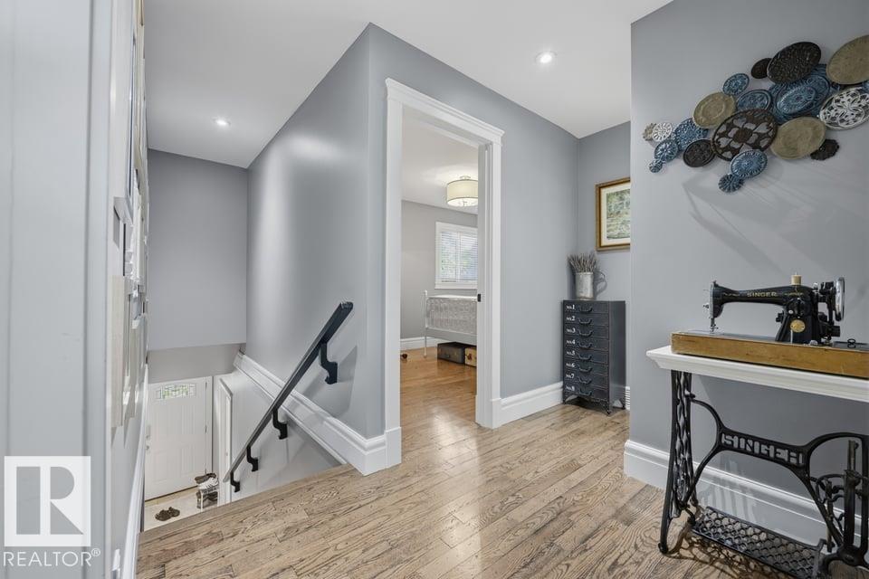 10321 137 ST NW - 19