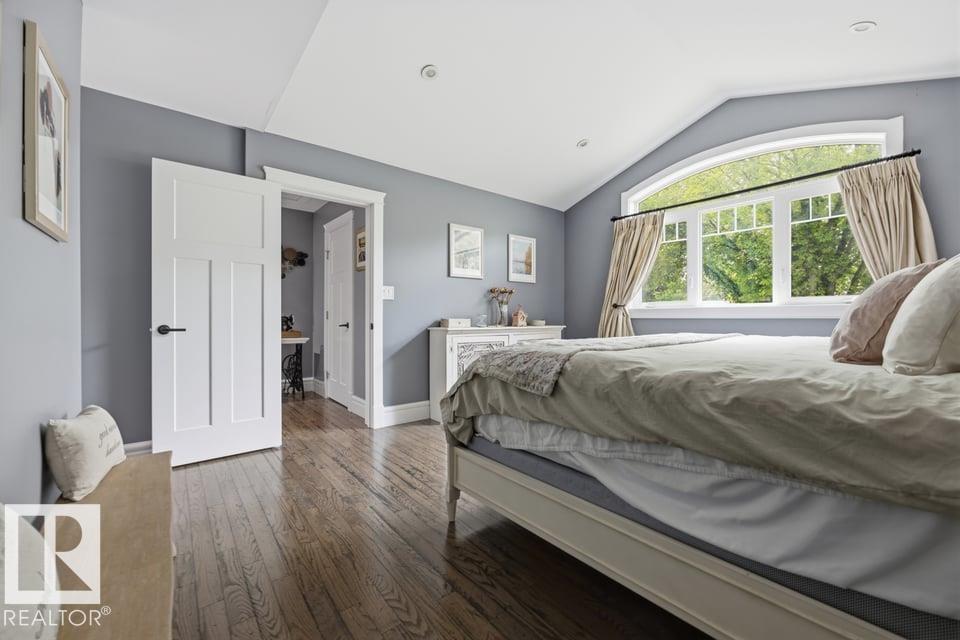 10321 137 ST NW - 21