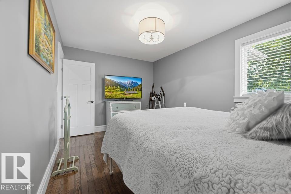 10321 137 ST NW - 28