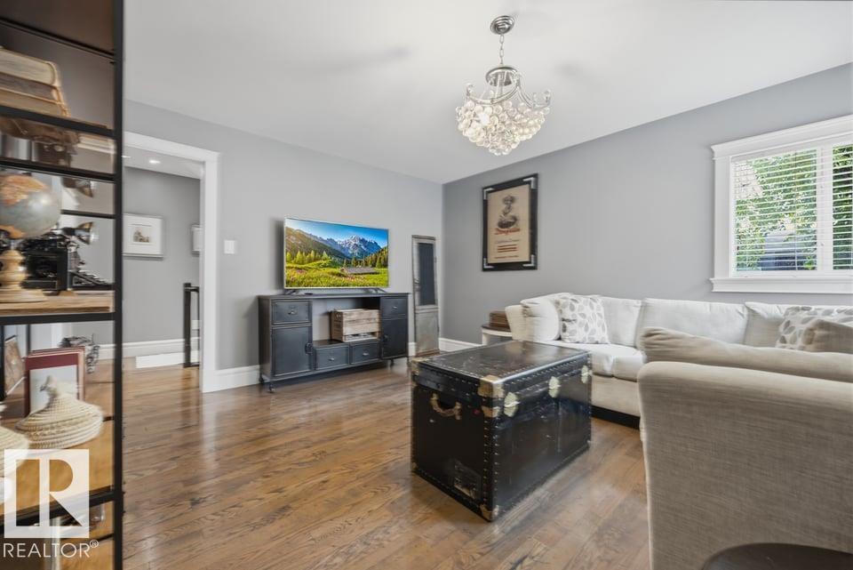 10321 137 ST NW - 32