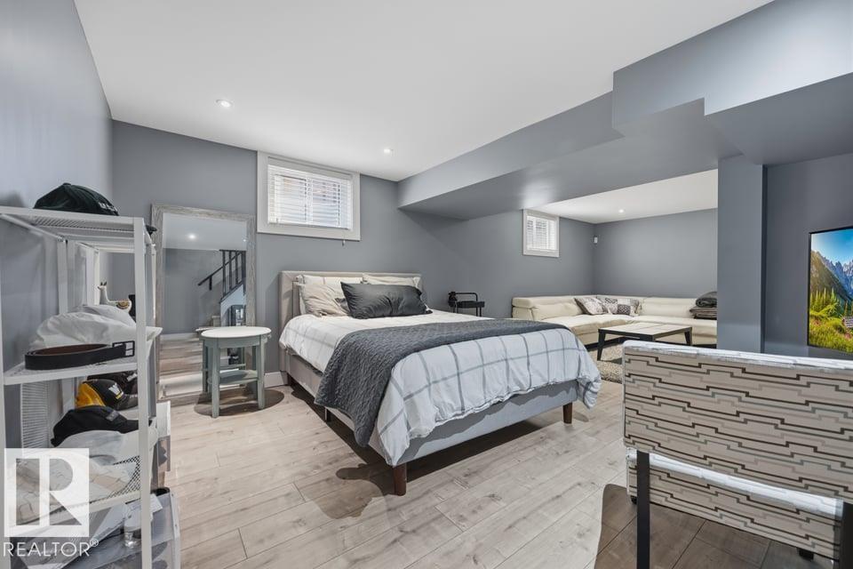 10321 137 ST NW - 33
