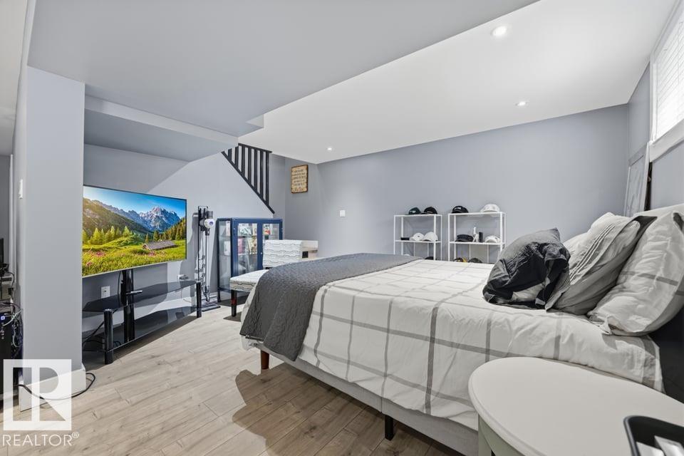 10321 137 ST NW - 34