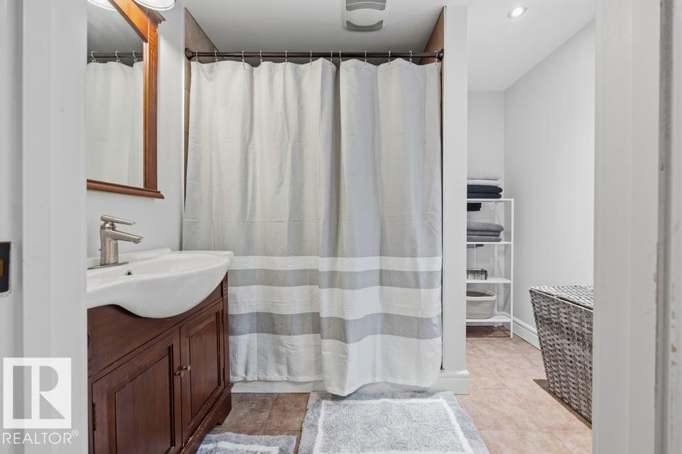 10321 137 ST NW - 38
