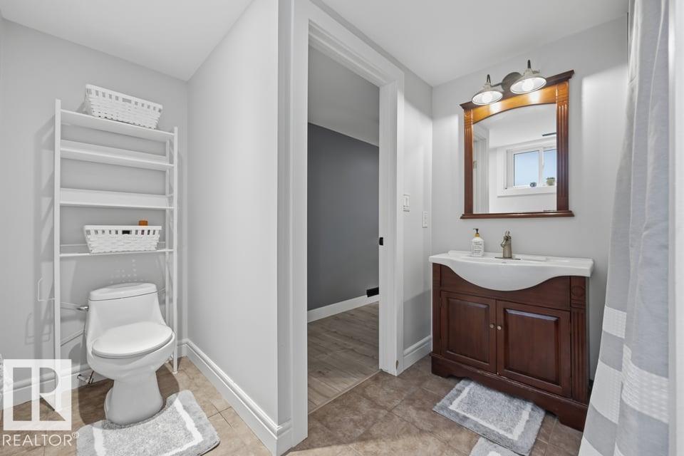 10321 137 ST NW - 39