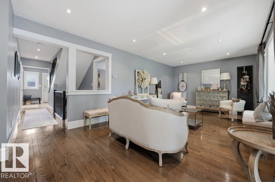 10321 137 ST NW - 5