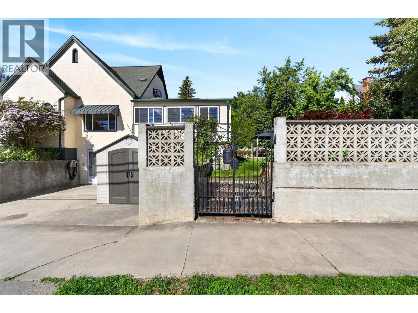 900 Sicamous Street - 79