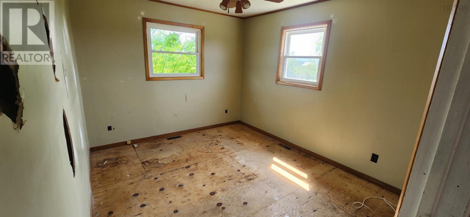 31 Parker Mountain Road - 13