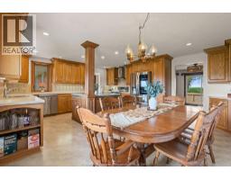 Kitchen - 24122 Poppe Road, Tilbury, ON N0P2L0 Photo 12