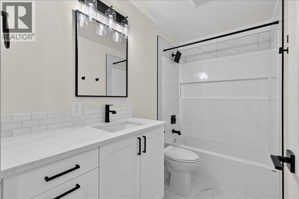4 piece main level bath