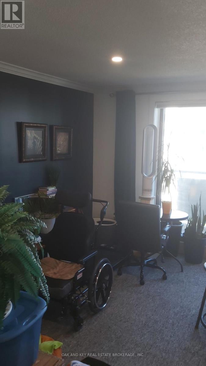 75 HUXLEY STREET - 19