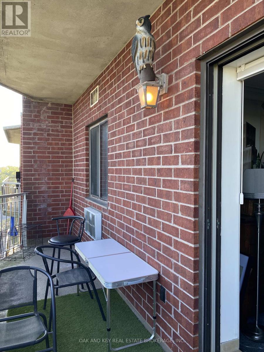 75 HUXLEY STREET - 21