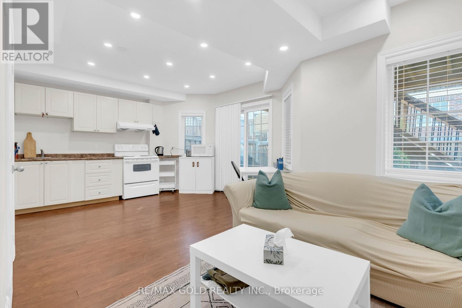 569 MILLER WAY - 32