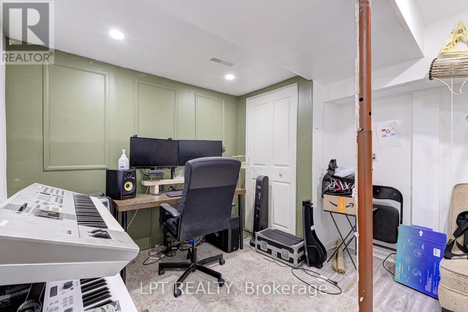 30 DAWSON ROAD - 33