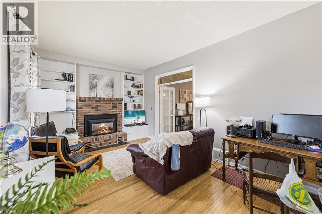 32 CLENCH Avenue - 14